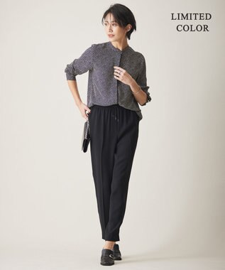 ICB 【WEB限定カラーあり・速乾・洗える】BackSatinAmunzen バンドカラーブラウス ジオメトリック柄系［WEB限定］