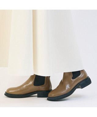 MODE ET JACOMO <carino>本革サイドゴアベルテッドショートブーツ オーク