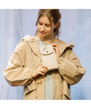 UNBILLION ペルケ perche / 牛革シュリンクタイプモバイルウォレットショルダー　旧8660 アイボリー