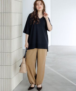 23区 L 【先行予約/WEB&一部店舗限定カラーあり/Lサイズ限定】レーヨンポリエステルストレッチ Vネック ニット ブラック系