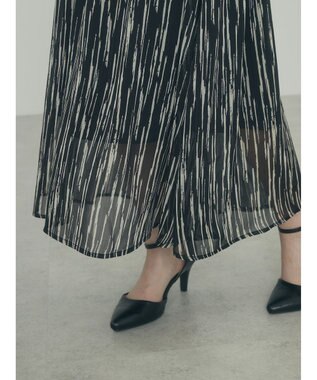 Green Parks ａ．肩フリルプリントワンピース Black