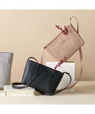 IBIZA レルシール　やぎ革　ショルダーバッグ 薄ピンク