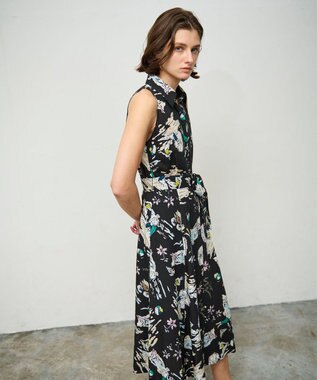 GRACE CONTINENTAL バックコンシャスプリントワンピース ブラック