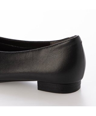 ing <ing>【WEB限定】スクエアトゥVカットフラットシューズ ブラック