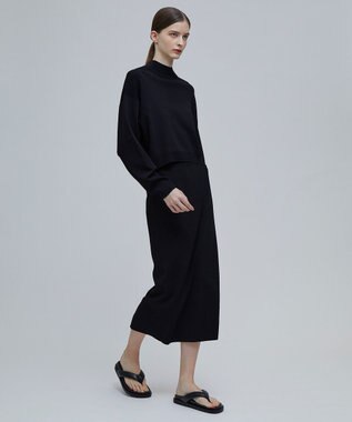 BEIGE， LAURA / クロップドトップス Black