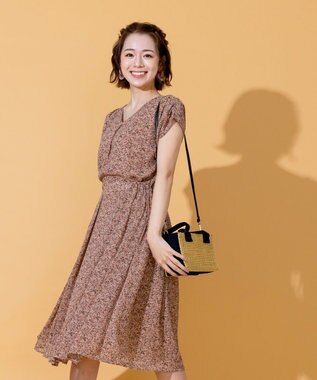 Tiaclasse L 【洗える】程良い透け感のシフォン花柄フレンチワンピース ダスティピンク