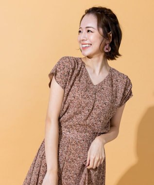 Tiaclasse L 【洗える】程良い透け感のシフォン花柄フレンチワンピース ダスティピンク