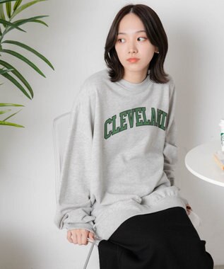  アソートグラフィックプルオーバー