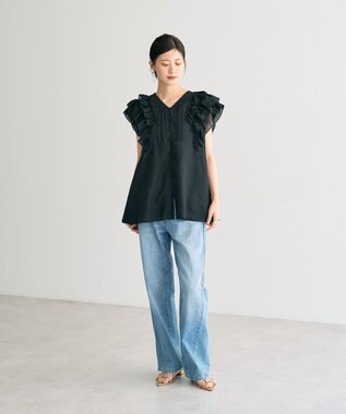 YECCA VECCA ラッフルVネックブラウス Black