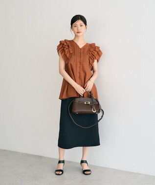 YECCA VECCA ラッフルVネックブラウス Black