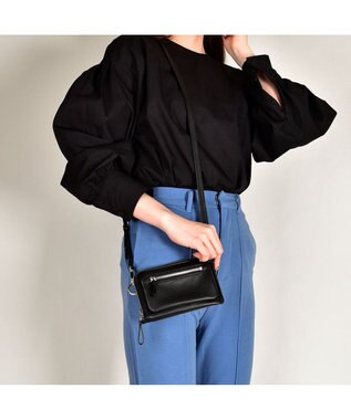 LA BAGAGERIE マルチスマホポシェット ブラック