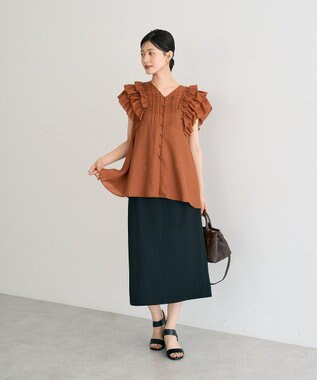 YECCA VECCA ラッフルVネックブラウス Black