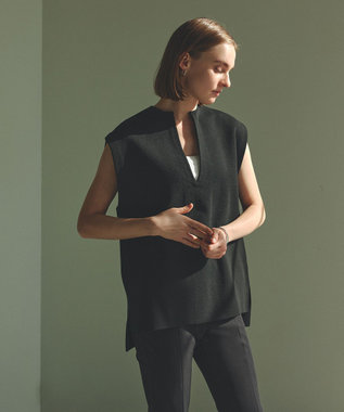 UNFILO フォルムニットジレ ブラック