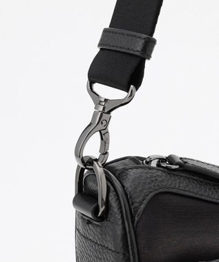 JOSEPH ABBOUD 【軽量/撥水素材】インターレースハーフムーンバッグ ダークブラウン系