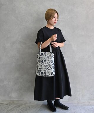 AND WOOL 筆記帳刺繍のバッグ グレー