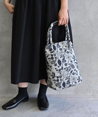 AND WOOL 筆記帳刺繍のバッグ グレー