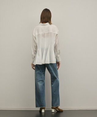 GRACE CONTINENTAL バックフレアシャツ ホワイト