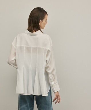 GRACE CONTINENTAL バックフレアシャツ ホワイト