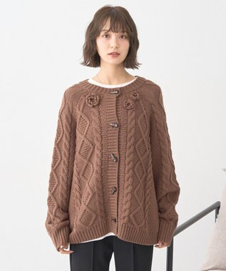 earth music&ecology 【一部予約】フラワーモチーフトグルボタンニットカーディガン Brown
