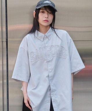 WEGO 【ユニセックス着用ITEM】オックスフォードダメージアップリケシャツ（SS） グレーストライプ