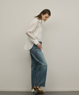 GRACE CONTINENTAL バックフレアシャツ ホワイト