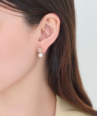 Phoebe クリスタルペタルパールピアス