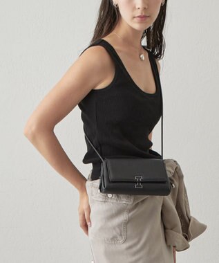 IACUCCI アバ ウォレットショルダー CERVO ブラック