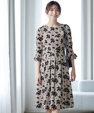 Tiaclasse 【安田美沙子さん着用・洗える】フラワーフロッキーワンピース グレージュ