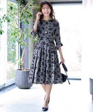 Tiaclasse 【安田美沙子さん着用・洗える】フラワーフロッキーワンピース チャコール