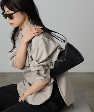 russet 【2025AW新作】レザースクエアショルダーバッグ(CE-1575) Black