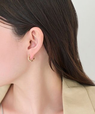 Phoebe 【金属アレルギー対応】マーガレットフラワーフープピアス　ゴールド ゴールド