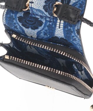 ANNA SUI エニータイム ショルダー付きミニマルチケース ブルー