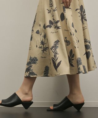 GRACE CONTINENTAL ボタニカルプリントフレアワンピース ベージュ