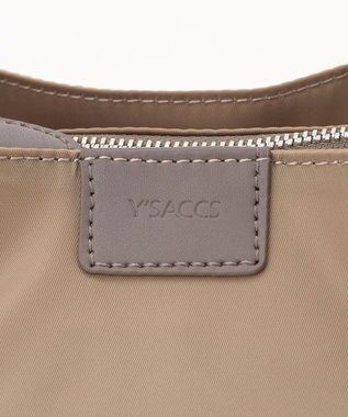 Y'SACCS スクエアすっきりトート SSサイズ ベージュ