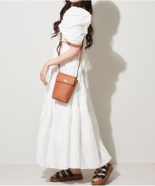 LA BAGAGERIE 【maison vert】【多収納】スマホショルダー キャメル