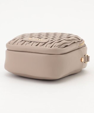 LA BAGAGERIE ランダムプリーツショルダーバッグ タテ グレージュ