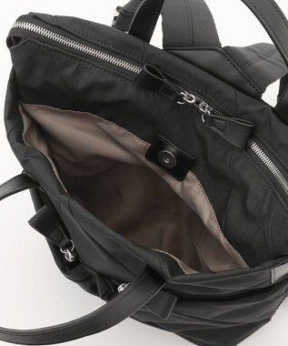 Y'SACCS ストリームラインデイパック ブラック