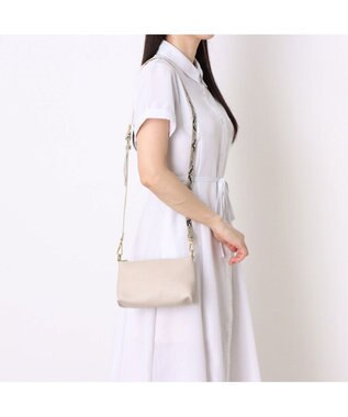 UNBILLION カシュカシュ cachecache / 1枚革風ショルダーベルト付ディテールトート パイソン