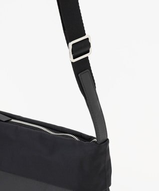 Y'SACCS リサイクルナイロン×カウレザー ラップミニショルダー ブラック