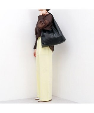 UNBILLION 【テレビ ドラマ着用アイテム】カシュカシュ cachecache / 一枚仕立てホーボーバッグ ブラック