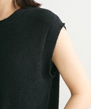 Green Parks シルバーボタンクルーネックベスト Black