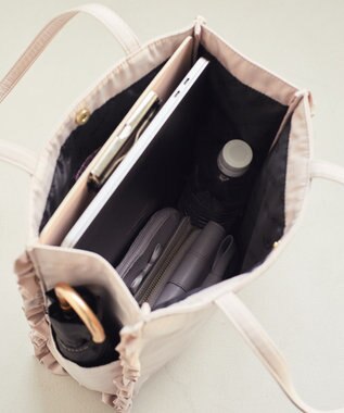 Maison de FLEUR 撥水加工フリルスクエアトートバッグ Grayish Pink