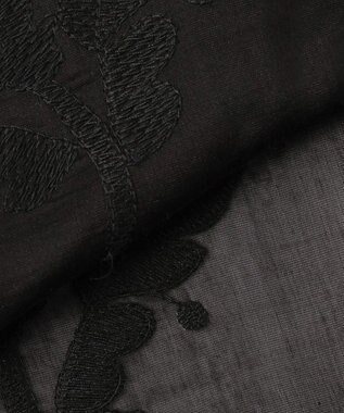 UNFILO L 【前後着用可能の2WAY仕様】ボタニカル エンブロイダリー ブラウス ブラック