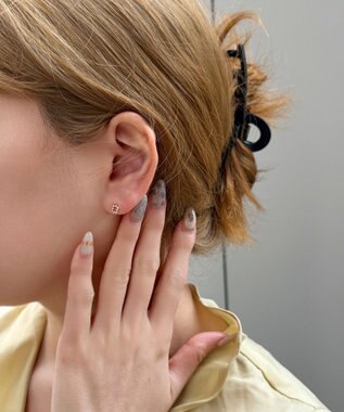 Phoebe 〈金属アレルギー対応〉タイニーレクタングルビジューピアス　小粒/小さい/小さめ/セカンドホール ゴールド