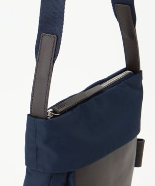 Y'SACCS リサイクルナイロン×カウレザー ラップポシェット ネイビー