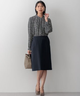 23区 【吸水速乾/UVケア/防シワ性】シャドージオメトリック プリント ブラウス ネイビー系