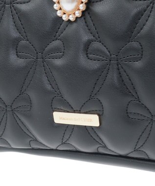 Maison de FLEUR チャーム付きリボンキルティング2Wayトート Black
