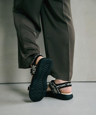 steppi ナロー ストラップ スポーツサンダル レオパード