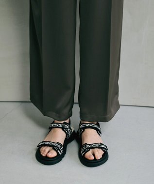 steppi ナロー ストラップ スポーツサンダル レオパード