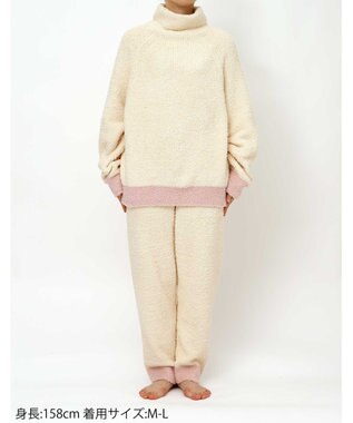 une nana cool カラーブロッキング　タートルネックプルオーバー クリーム